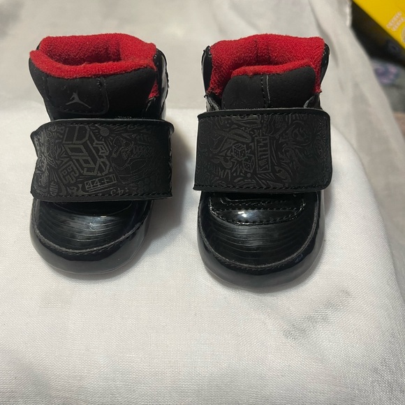 Jordan  BABY Black and Red Sneakers SIZE 1C - Picture 2 of 4